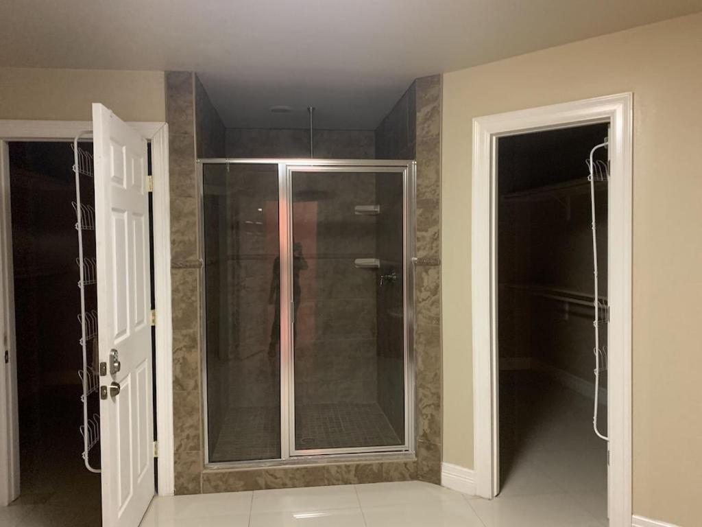 Brownsville Comfort 2 Bedroom 1 Bath , Spacious Kitchen And Outdoor Home Bagian luar foto