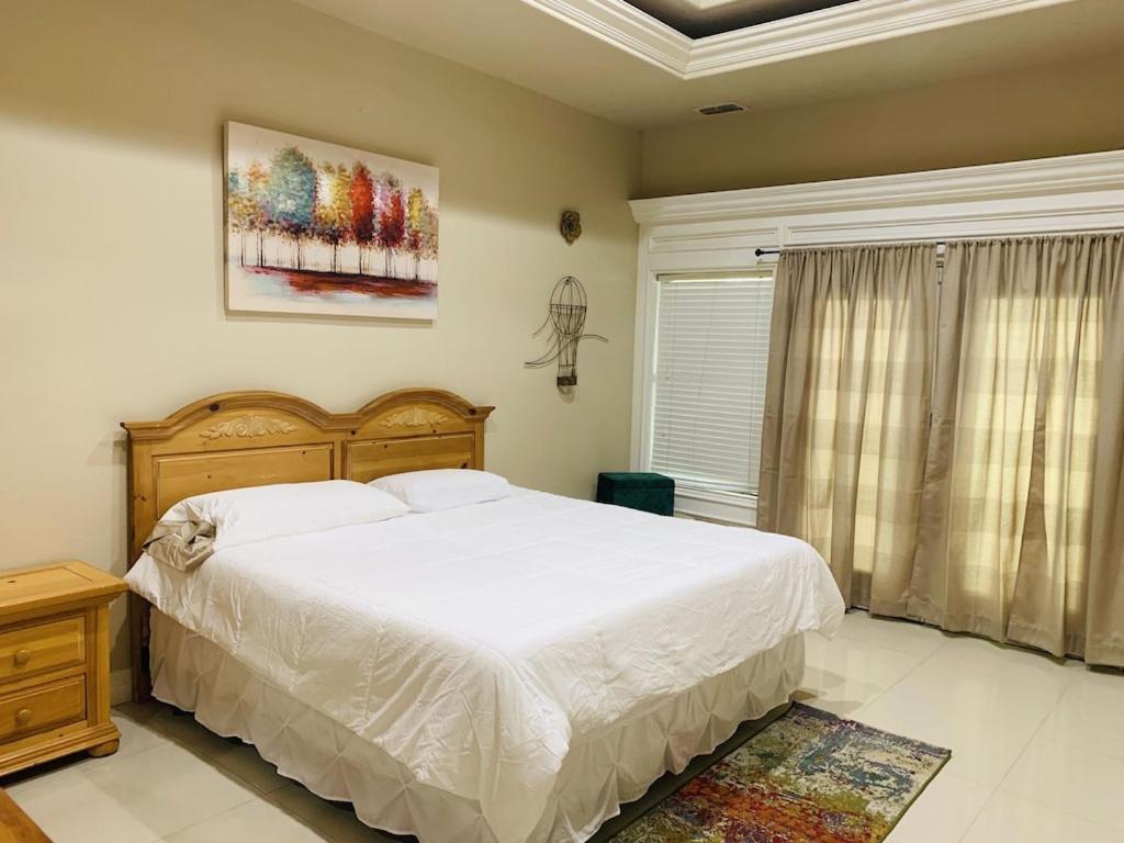 Brownsville Comfort 2 Bedroom 1 Bath , Spacious Kitchen And Outdoor Home Bagian luar foto