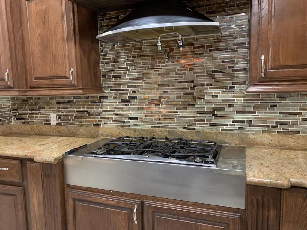 Brownsville Comfort 2 Bedroom 1 Bath , Spacious Kitchen And Outdoor Home Bagian luar foto