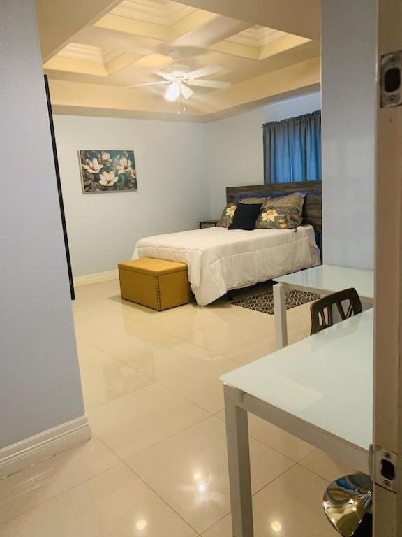 Brownsville Comfort 2 Bedroom 1 Bath , Spacious Kitchen And Outdoor Home Bagian luar foto