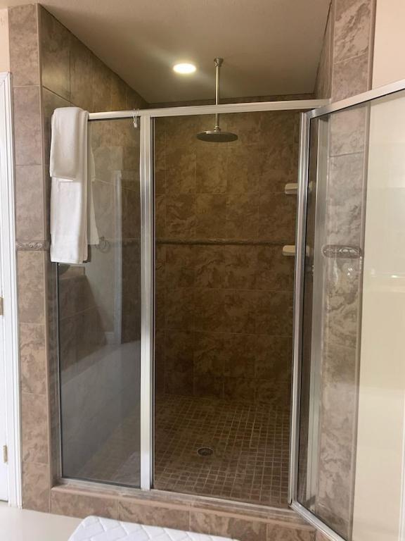 Brownsville Comfort 2 Bedroom 1 Bath , Spacious Kitchen And Outdoor Home Bagian luar foto