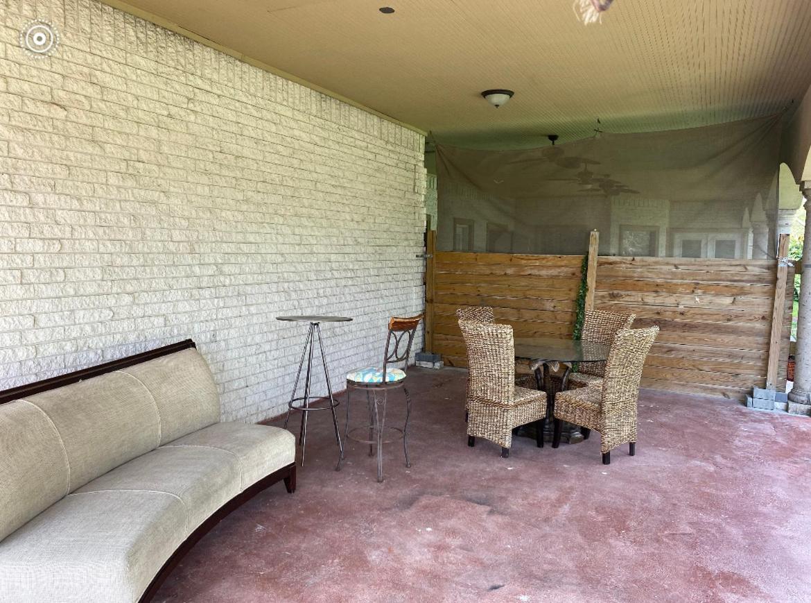 Brownsville Comfort 2 Bedroom 1 Bath , Spacious Kitchen And Outdoor Home Bagian luar foto
