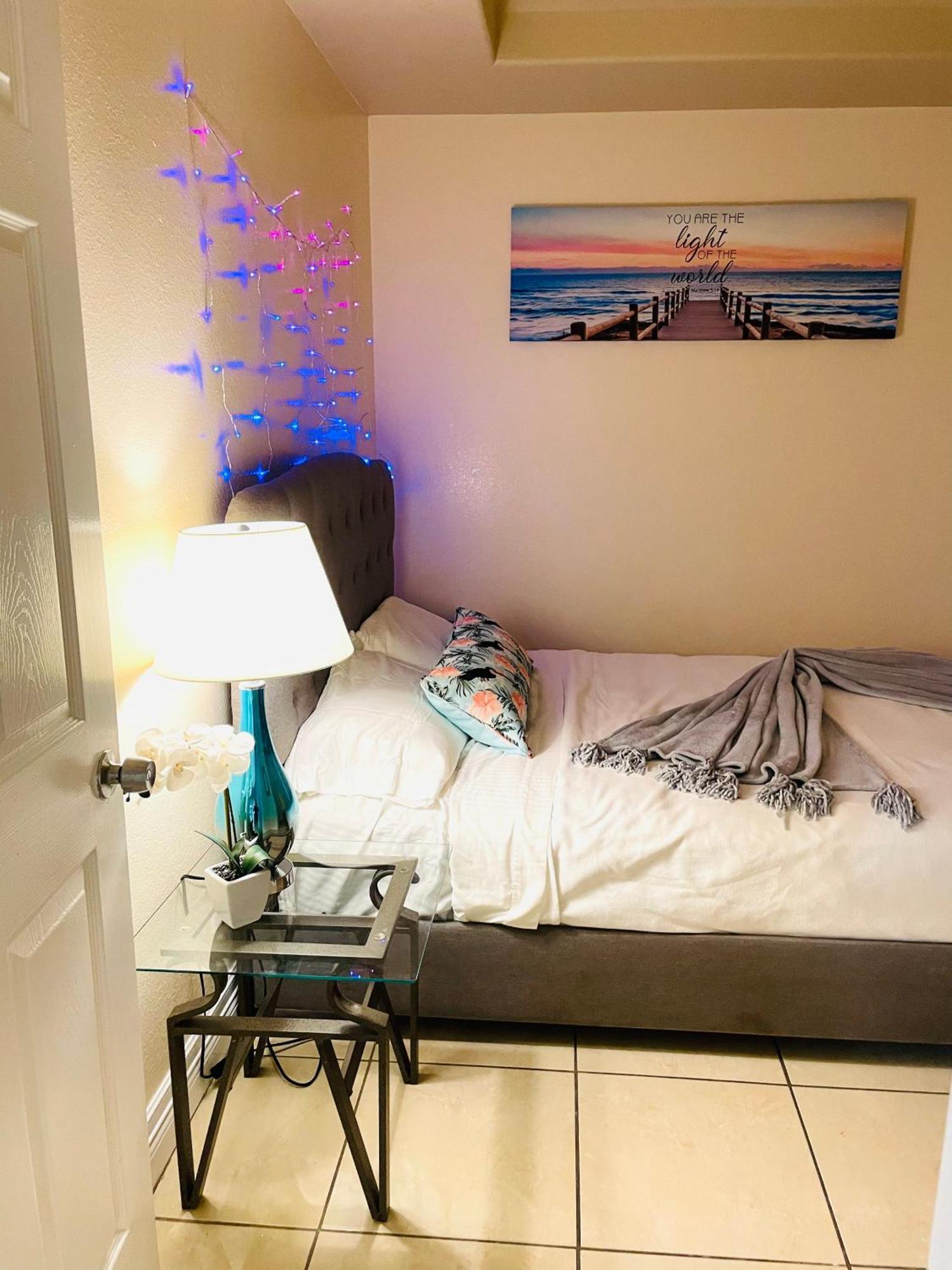 Brownsville Comfort 2 Bedroom 1 Bath , Spacious Kitchen And Outdoor Home Bagian luar foto