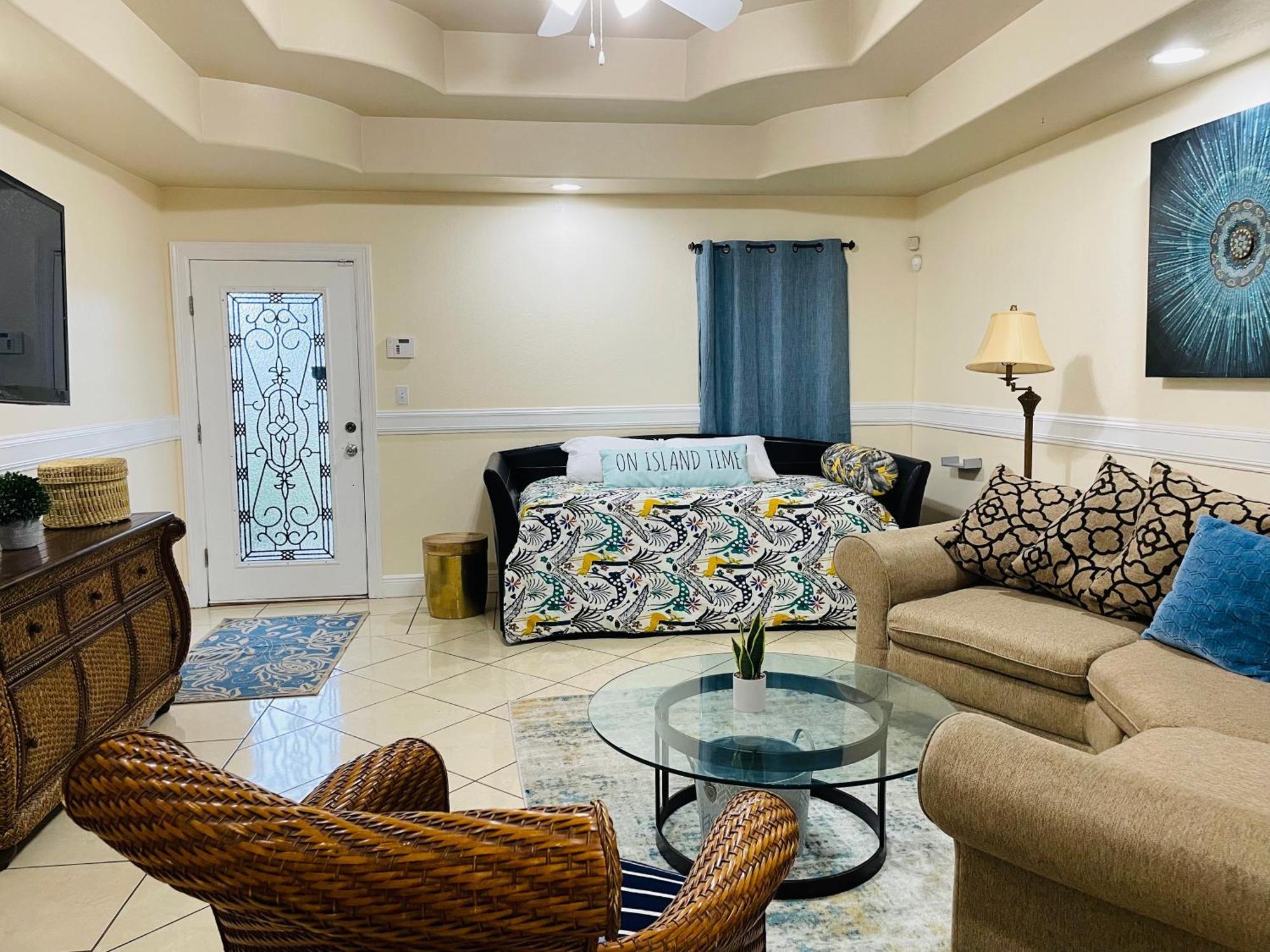 Brownsville Comfort 2 Bedroom 1 Bath , Spacious Kitchen And Outdoor Home Bagian luar foto
